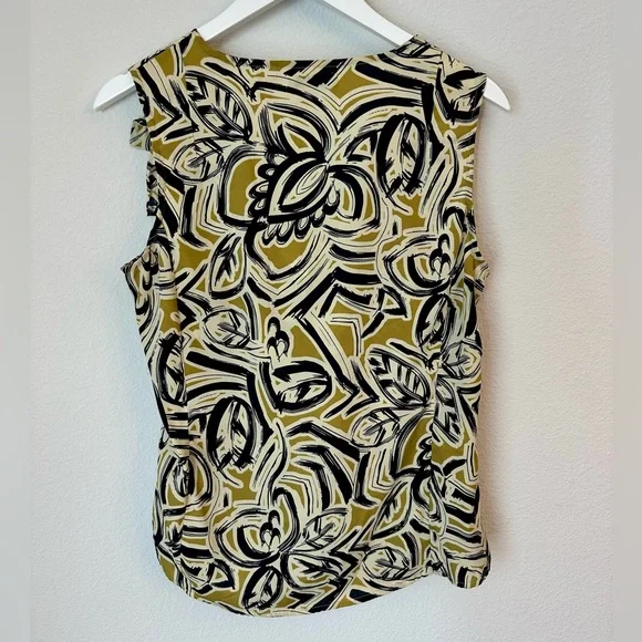 ☀️ BANANA REPUBLIC Ruffle Sleeveless Blouse - Picture 4 of 8